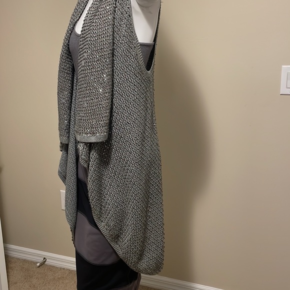 ALICE + OLIVIA FIULLY EMBELLISHED ASYMMETRICAL SLEEVELESS SWEATER WRAP NWOT M - Picture 13 of 16